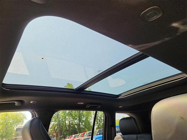 Photo of 2025 Bright White Clearcoat Jeep Grand Cherokee
