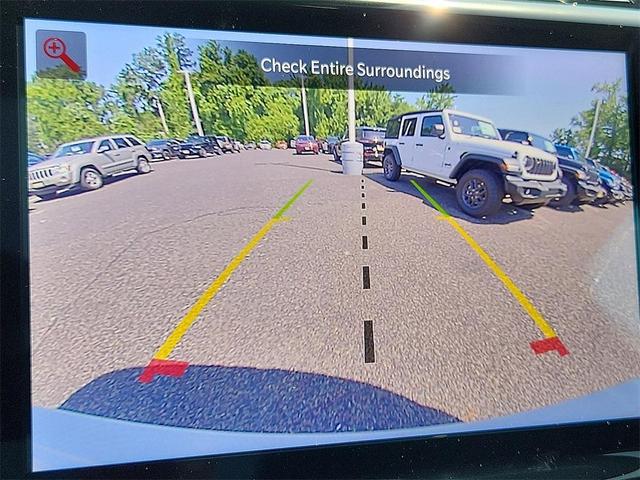Photo of 2025 Bright White Clearcoat Jeep Grand Cherokee