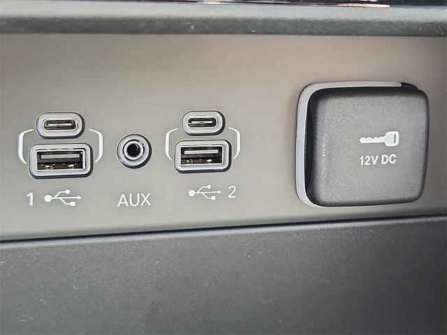 Photo of 2025 Bright White Clearcoat Jeep Grand Cherokee