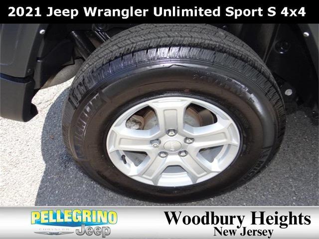 Photo of 2021 Black Clearcoat Jeep Wrangler Unlimited