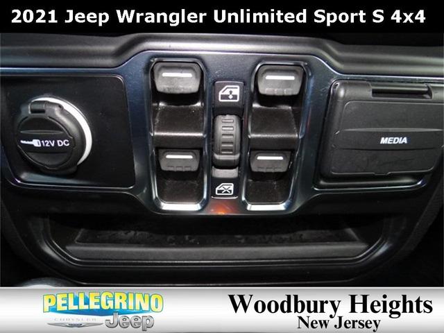 Photo of 2021 Black Clearcoat Jeep Wrangler Unlimited
