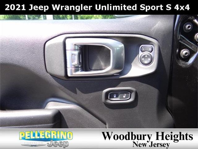Photo of 2021 Black Clearcoat Jeep Wrangler Unlimited