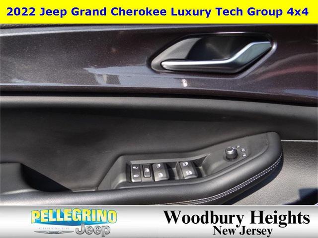 Photo of 2022 Velvet Red Pearlcoat Jeep Grand Cherokee