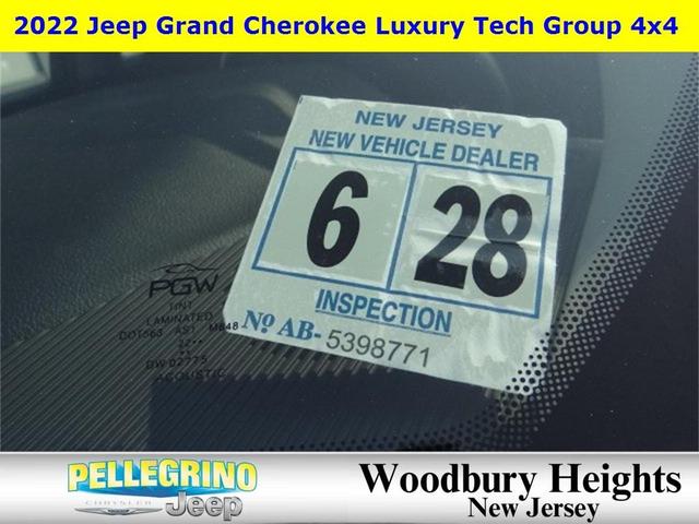 Photo of 2022 Velvet Red Pearlcoat Jeep Grand Cherokee