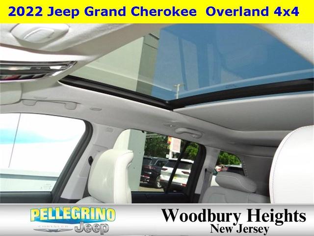 Photo of 2022 Diamond Black Jeep Grand Cherokee