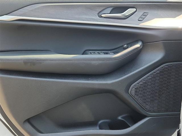 Photo of 2025 Bright White Clearcoat Jeep Grand Cherokee