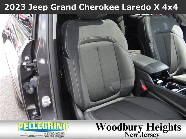 Photo of 2023 Metallic Jeep Grand Cherokee