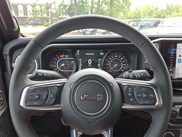 Photo of 2025 Granite Crystal Clearcoat Metallic Jeep Wrangler