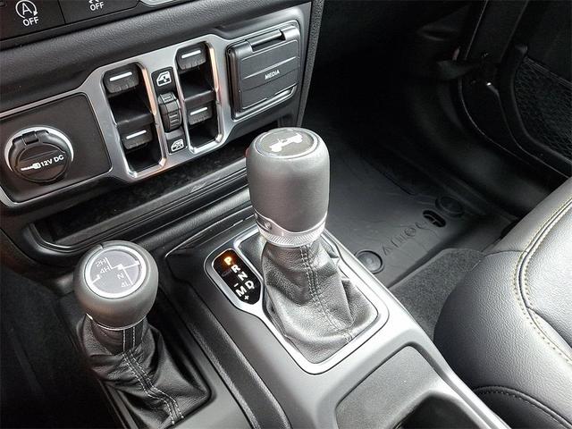 Photo of 2025 Granite Crystal Clearcoat Metallic Jeep Wrangler