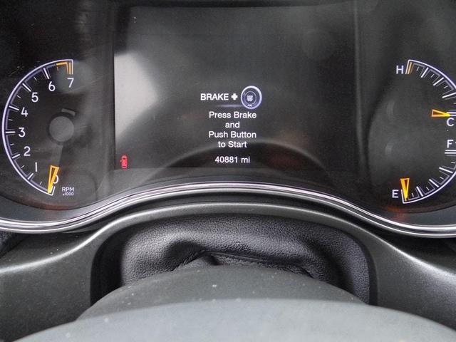 Photo of 2022 Diamond Black Jeep Grand Cherokee WK