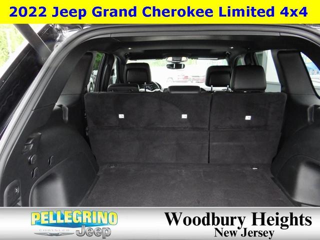 Photo of 2022 Diamond Black Jeep Grand Cherokee WK