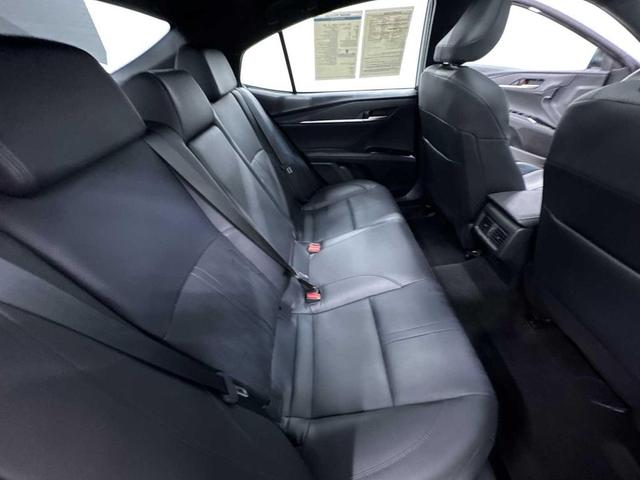 Photo of 2025 Midnight Black Metallic Toyota Camry