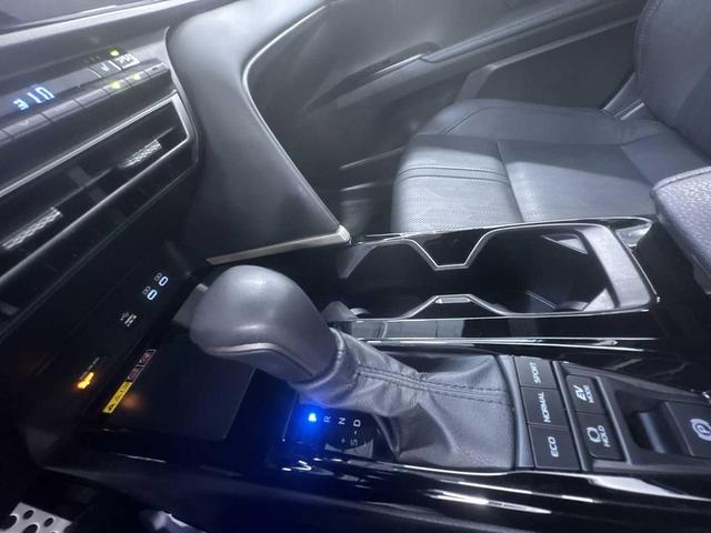 Photo of 2025 Midnight Black Metallic Toyota Camry