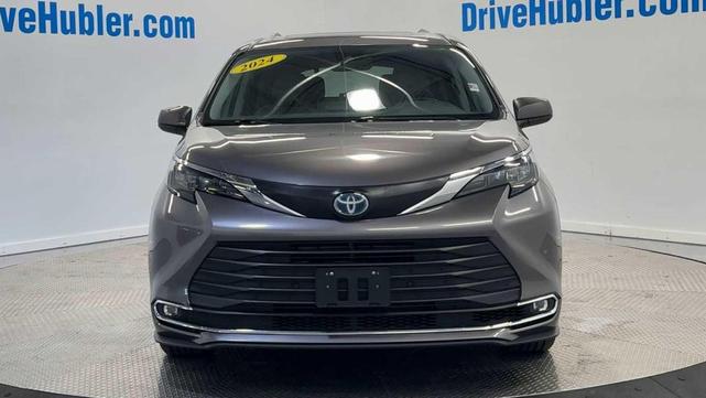 Photo of 2024 Predawn Gray Mica Toyota Sienna