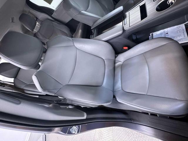 Photo of 2024 Predawn Gray Mica Toyota Sienna