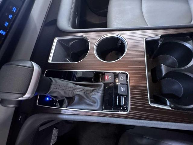 Photo of 2024 Predawn Gray Mica Toyota Sienna