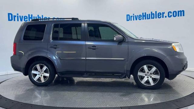 Photo of 2015 Gray Honda Pilot