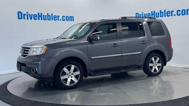 Photo of 2015 Gray Honda Pilot