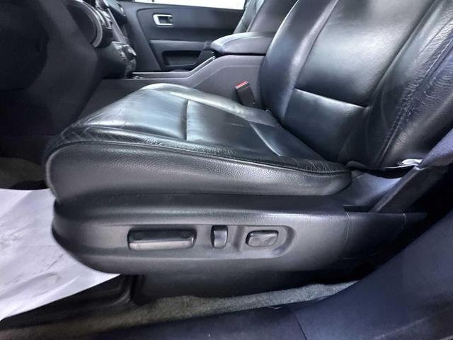 Photo of 2015 Gray Honda Pilot