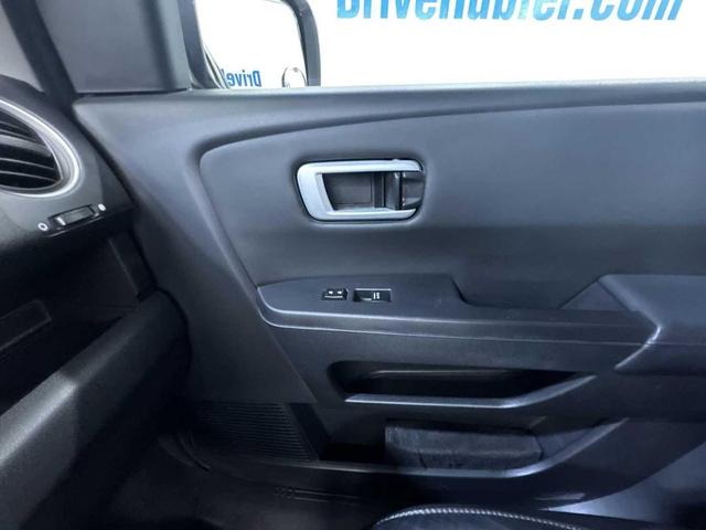 Photo of 2015 Gray Honda Pilot