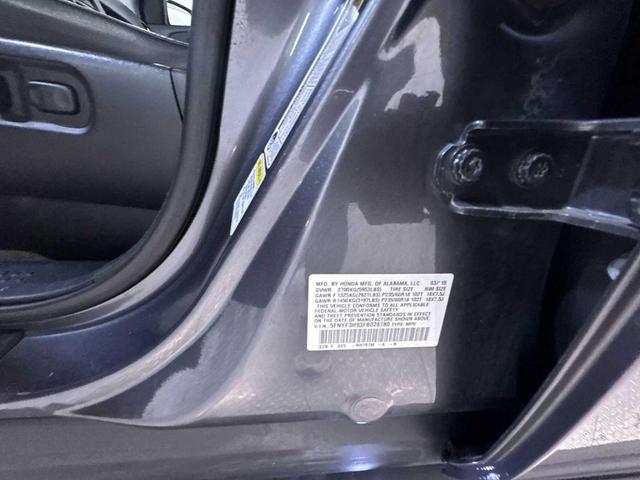 Photo of 2015 Gray Honda Pilot