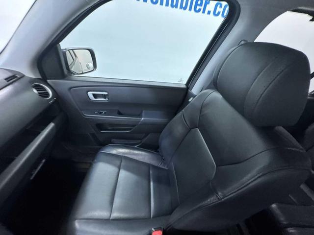 Photo of 2015 Gray Honda Pilot