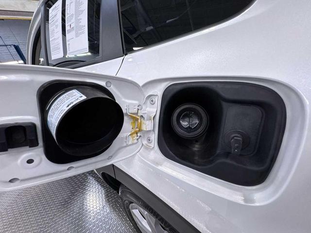 Photo of 2024 White Honda HR-V