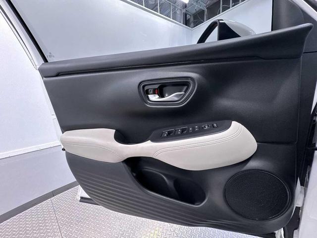 Photo of 2024 White Honda HR-V