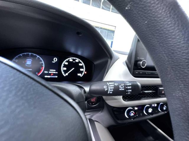 Photo of 2024 White Honda HR-V
