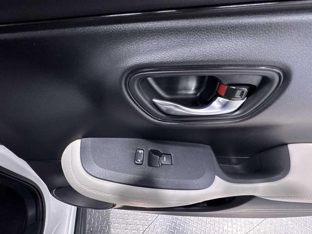 Photo of 2024 White Honda HR-V