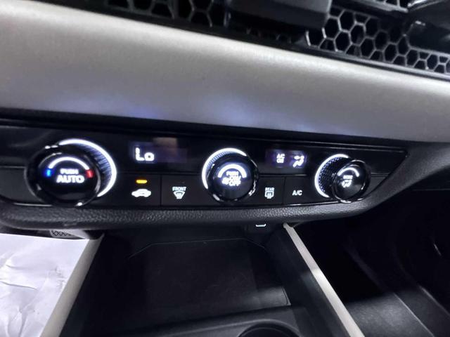Photo of 2024 White Honda HR-V