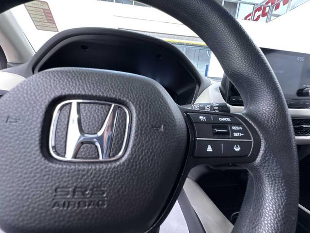 Photo of 2024 White Honda HR-V