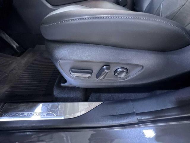 Photo of 2025 Magnetic Gray Metallic Toyota Highlander