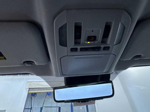 Photo of 2025 Magnetic Gray Metallic Toyota Highlander