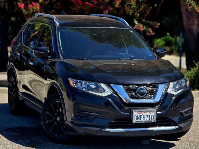 Photo of 2020 Magnetic Black Pearl Nissan Rogue