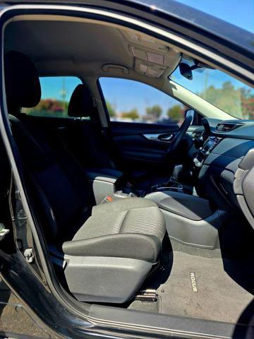Photo of 2020 Magnetic Black Pearl Nissan Rogue