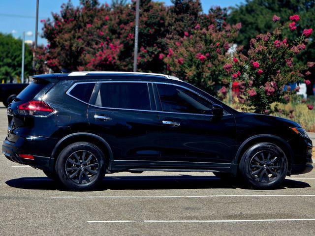 Photo of 2020 Magnetic Black Pearl Nissan Rogue