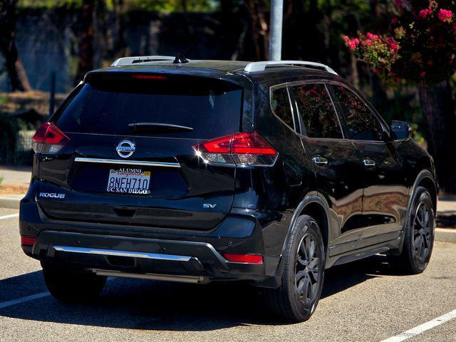Photo of 2020 Magnetic Black Pearl Nissan Rogue