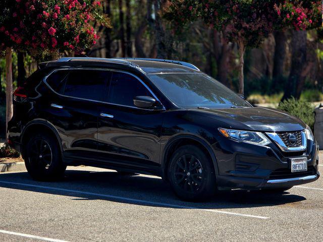 Photo of 2020 Magnetic Black Pearl Nissan Rogue