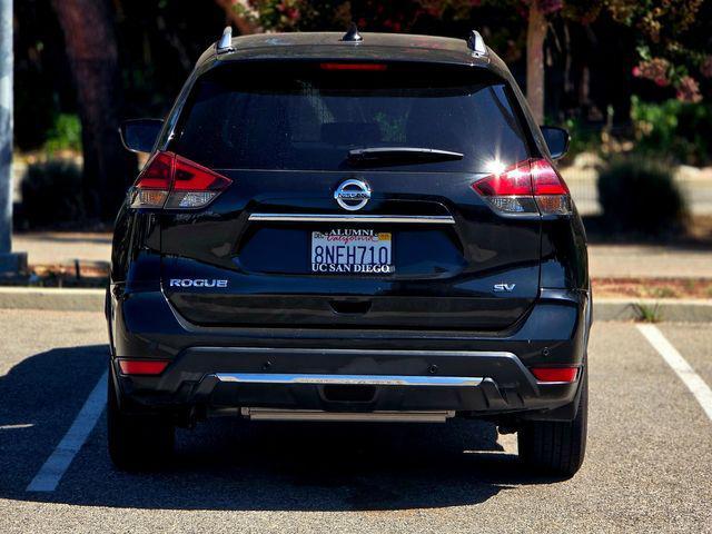 Photo of 2020 Magnetic Black Pearl Nissan Rogue