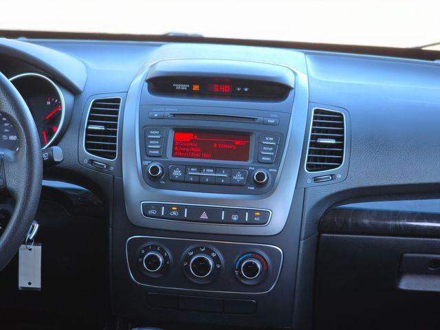 Photo of 2015 Titanium Silver Kia Sorento