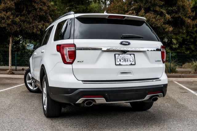 Photo of 2018 White Ford Explorer