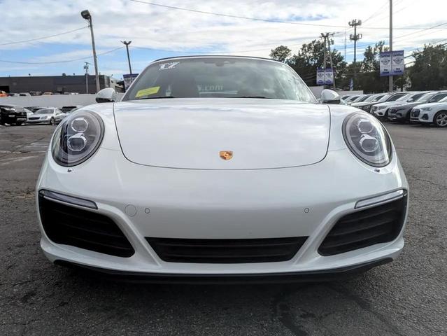 Photo of 2017 White Porsche 911
