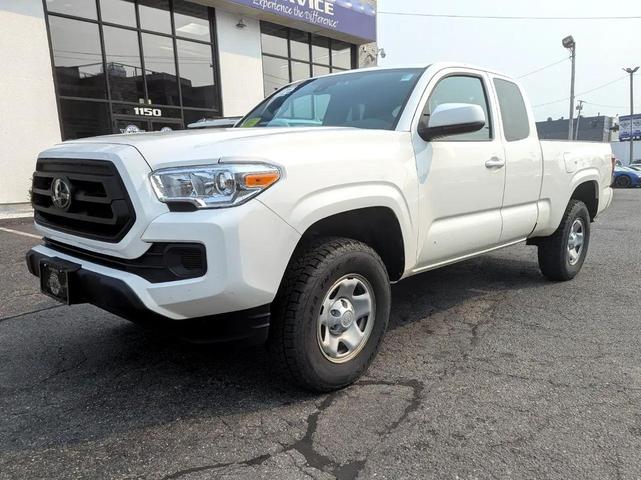 Photo of 2022 White Toyota Tacoma