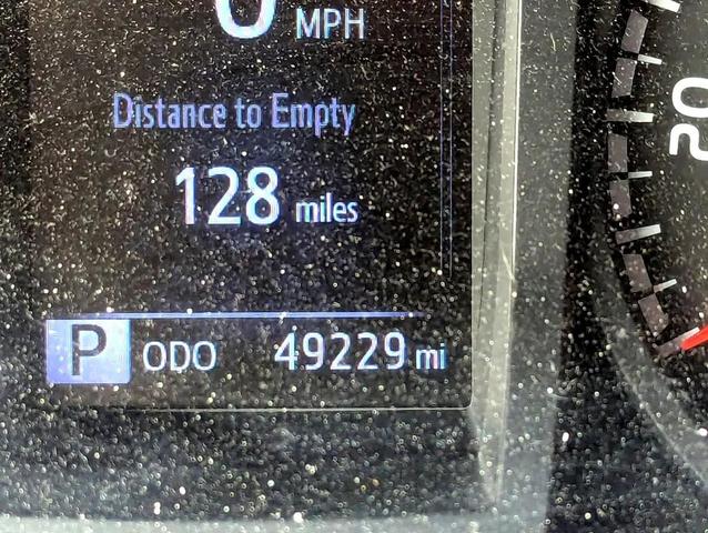 Photo of 2022 White Toyota Tacoma