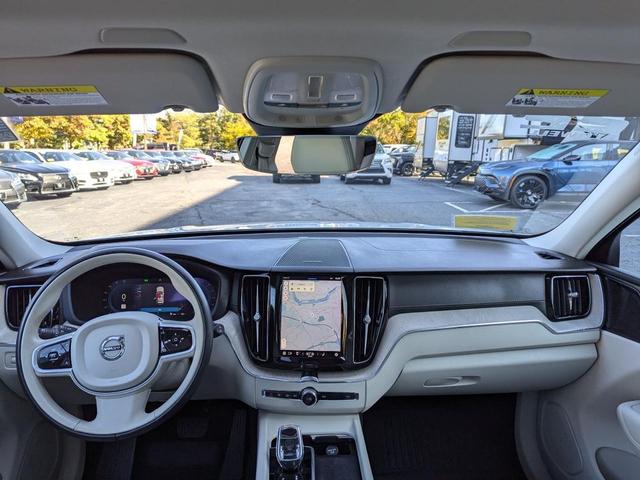 Photo of 2022 White Volvo XC60