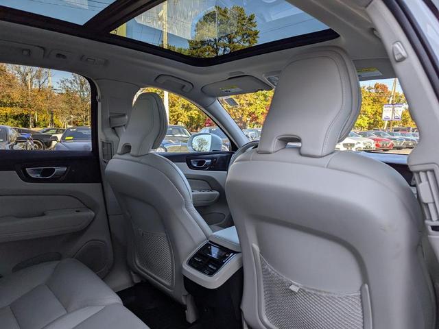 Photo of 2022 White Volvo XC60