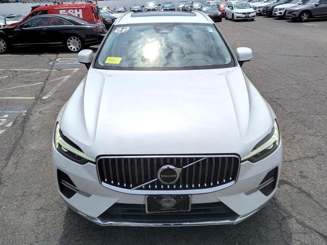 Photo of 2022 White Volvo XC60