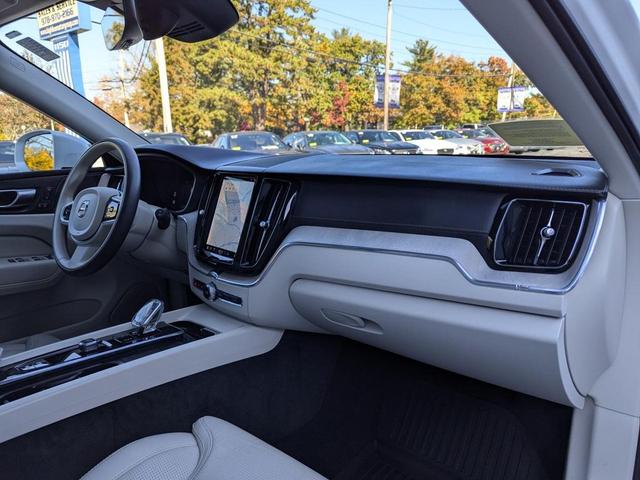 Photo of 2022 White Volvo XC60