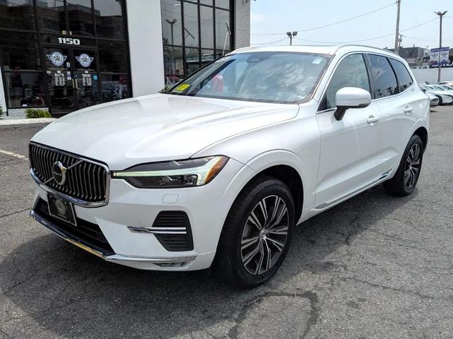 Photo of 2022 White Volvo XC60